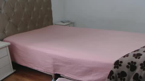 Victoria online show from December 5, 3:24 pm