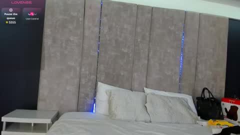     online show from September 9, 11:32 am