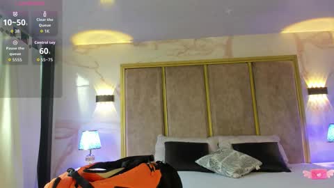     online show from November 13, 12:04 pm