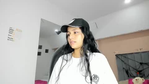 GISELLE ROLDAN online show from October 16, 4:26 am