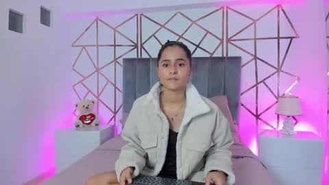 GISELLE ROLDAN online show from March 5, 12:00 pm