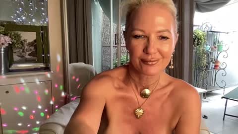 Gl1tter Barbie online show from February 1, 10:48 am