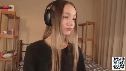 Catalina online show from December 2, 11:12 am