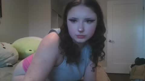 Snapshot of glitteredbrat chatting on September 22, 7:34 pm glitteredbrat online show from September 22, 7:34 pm