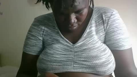 glorious_t online show from February 1, 1:26 am