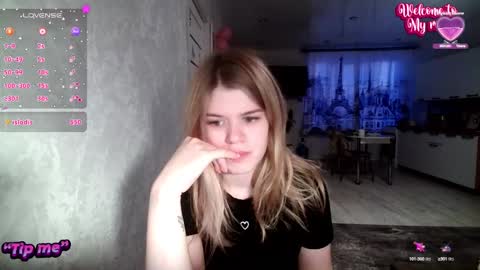Snapshot of glossy_girl_1 chatting on January 22, 4:02 am Roxy online show from January 22, 4:02 am