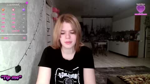 Snapshot of glossy_girl_1 chatting on January 9, 3:04 am Roxy online show from January 9, 3:04 am