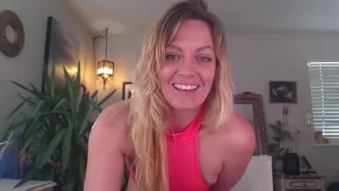Snapshot of god_size chatting on February 21, 11:54 pm Alisha Dallas online show from February 21, 11:54 pm