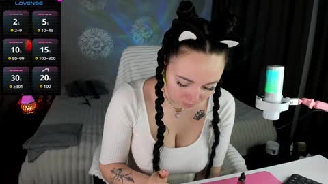 Goddes Di online show from January 25, 6:10 pm