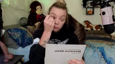 Patricia Mars           Goddess of Mars twitter thegoddessmindy online show from November 6, 3:40 pm