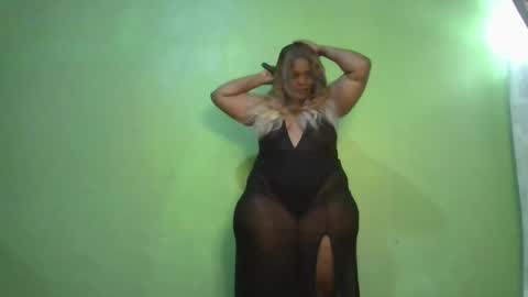 Snapshot of goddessebon chatting on September 16, 8:33 am shasha big online show from September 16, 8:33 am