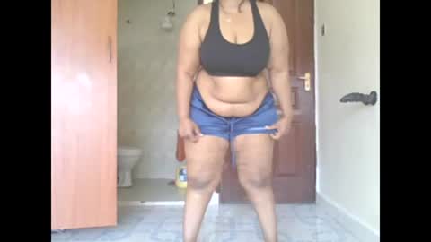 Snapshot of goddessebon chatting on January 20, 7:04 am shasha big online show from January 20, 7:04 am