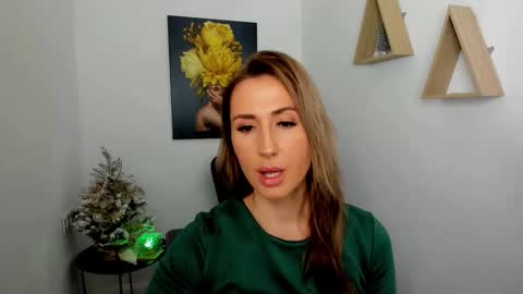 Olivia online show from December 3, 10:17 am