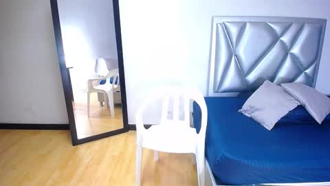 goldenn_ass1 online show from November 22, 4:59 am