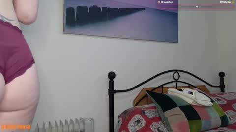 Snapshot of goldie_peach chatting on October 14, 12:41 pm Goldie online show from October 14, 12:41 pm