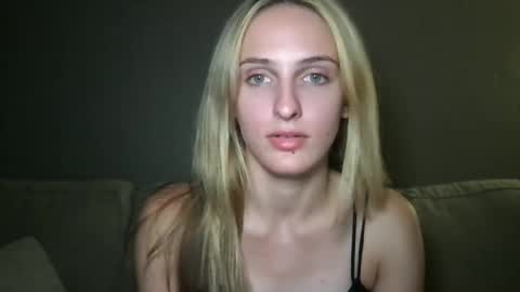 goodgirlliv online show from October 2, 3:00 am