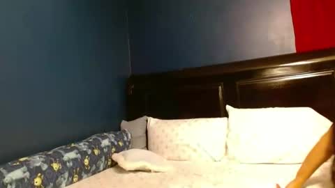 gorgeouslyn09 online show from December 17, 10:36 pm