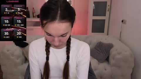Snapshot of grace_autumn_mood chatting on October 16, 7:00 am grace_autumn_mood online show from October 16, 7:00 am