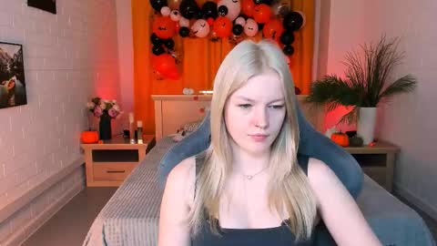 Snapshot of graceglamour chatting on October 21, 5:11 am Grace Glamour online show from October 21, 5:11 am
