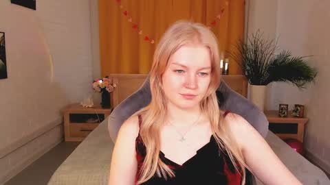 Snapshot of graceglamour chatting on March 8, 5:25 am Grace Glamour online show from March 8, 5:25 am