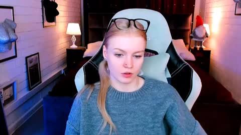 Snapshot of graceglamour chatting on January 14, 5:19 am Grace Glamour online show from January 14, 5:19 am