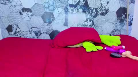 Mi Name is violeta  online show from January 8, 10:37 pm