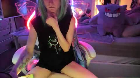 GreenEyedLovexo online show from April 25, 4:48 am