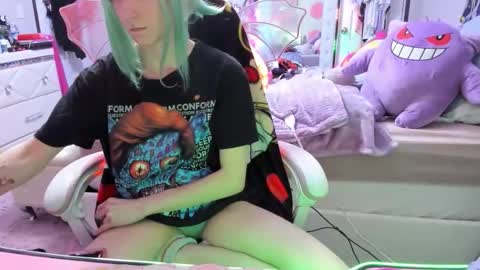 GreenEyedLovexo online show from November 26, 10:00 pm