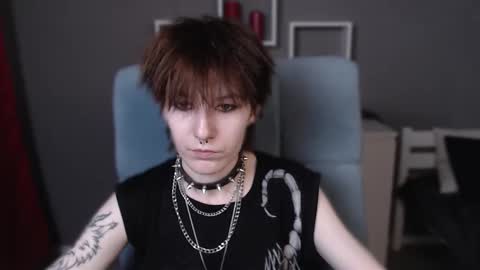 guitarandangell online show from November 11, 5:36 am