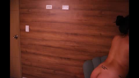 gummyluv online show from December 19, 11:41 pm