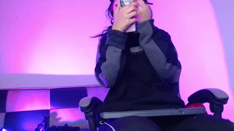 gwenhazel online show from November 20, 11:33 am