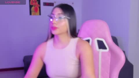 Snapshot of h3y_mia3 chatting on March 2, 5:23 am Paulina  online show from March 2, 5:23 am