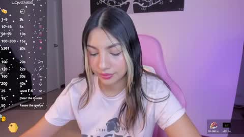 Snapshot of h3y_mia3 chatting on January 14, 6:13 am Paulina  online show from January 14, 6:13 am