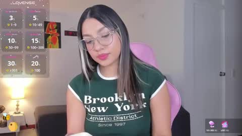 Snapshot of h3y_mia3 chatting on March 7, 7:08 am Paulina  online show from March 7, 7:08 am