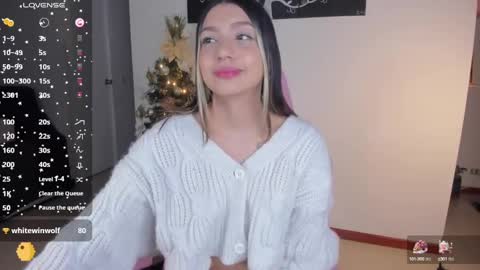 Snapshot of h3y_mia3 chatting on January 5, 6:35 am Paulina  online show from January 5, 6:35 am