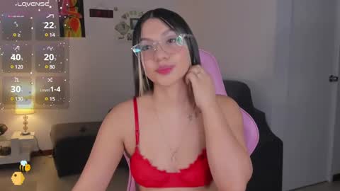 Snapshot of h3y_mia3 chatting on March 4, 7:08 am Paulina  online show from March 4, 7:08 am