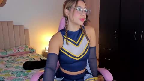 Snapshot of h3y_mia3 chatting on September 19, 4:55 am Paulina  online show from September 19, 4:55 am