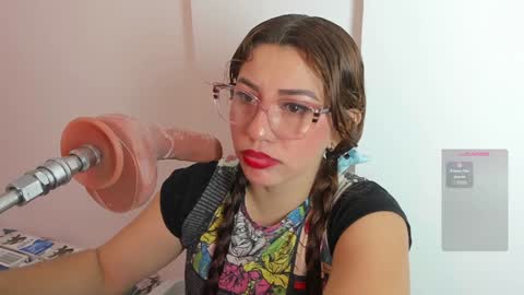 Snapshot of hade_cute2 chatting on December 14, 1:38 pm hade_cute2 online show from December 14, 1:38 pm