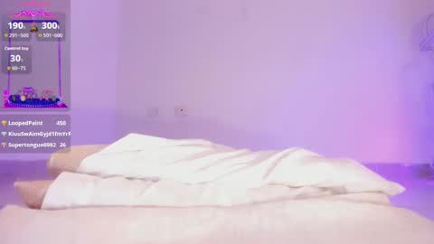  HADE ROSSE  online show from September 18, 2:15 pm