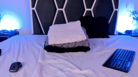 Kendal online show from October 22, 5:12 am