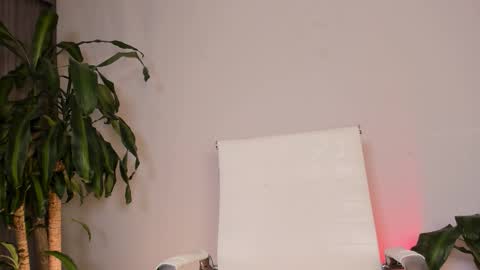 Hailey online show from October 20, 3:31 am