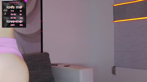 HaileyPeach online show from March 9, 6:11 pm