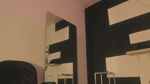 Snapshot of haileycat_ chatting on January 22, 1:10 am haileycat_ online show from January 22, 1:10 am