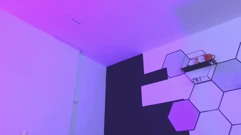 haileycat_ online show from November 9, 4:30 am