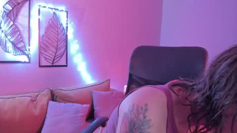 Hailey online show from December 5, 10:16 am