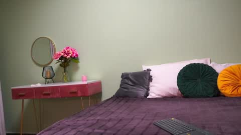 Snapshot of haileymoon85 chatting on February 26, 4:08 am Hailey online show from February 26, 4:08 am