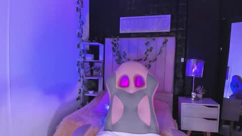 Snapshot of hairyybunny1811 chatting on September 23, 7:17 am HELEN Open Pvt Instagram helen bunnny online show from September 23, 7:17 am