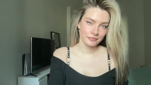 Snapshot of haley_rune chatting on February 16, 11:27 am haley_rune online show from February 16, 11:27 am