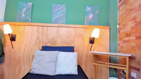 Halley Lorens online show from April 10, 7:31 pm