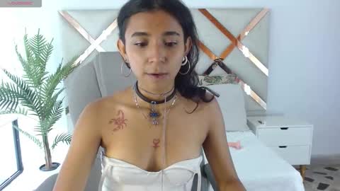 Snapshot of hamber_reyes chatting on September 25, 1:32 pm hamber_reyes online show from September 25, 1:32 pm